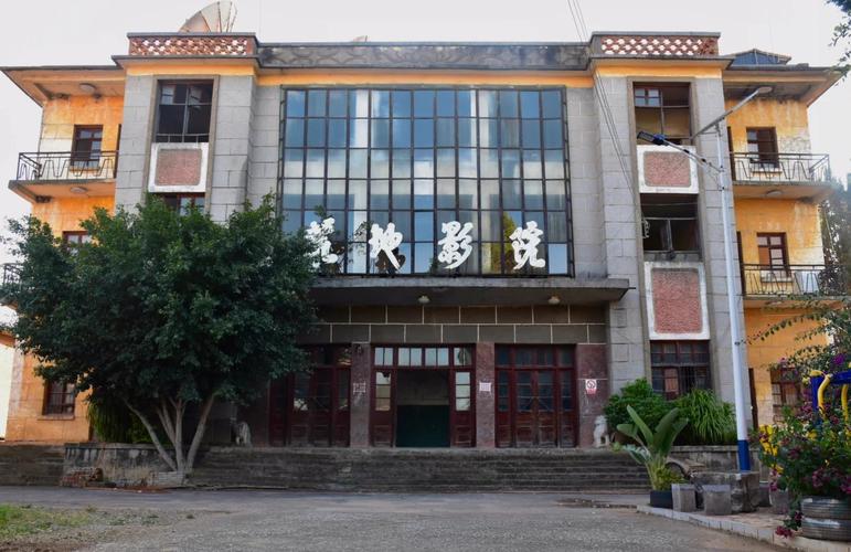 亚洲人妻少妇一区二区的相关介绍