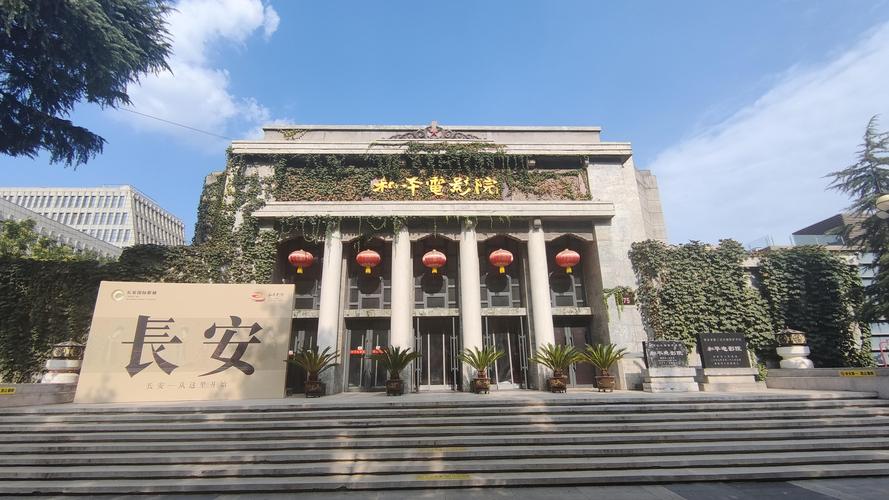 亚洲黑丝av一区的相关介绍