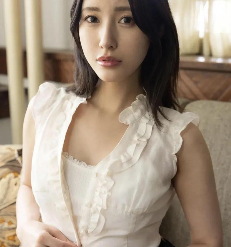 美女操穴逼的相关介绍