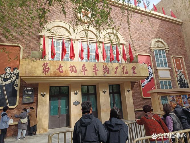 爆操美女同桌的相关介绍