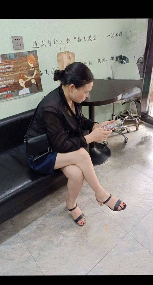 给我来个黄色录像看看的相关介绍