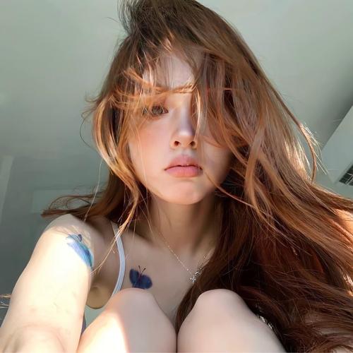 一边亲一边脱一边摸一边吻的相关介绍
