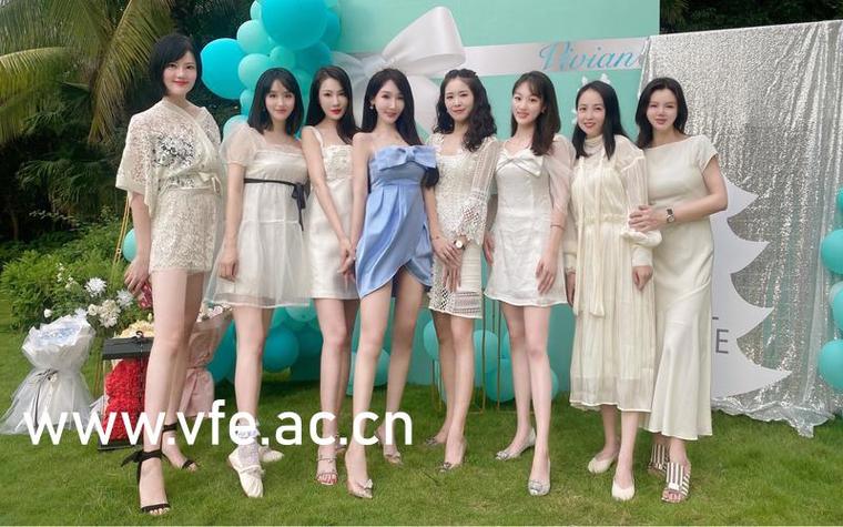 和女老师打炮的相关介绍