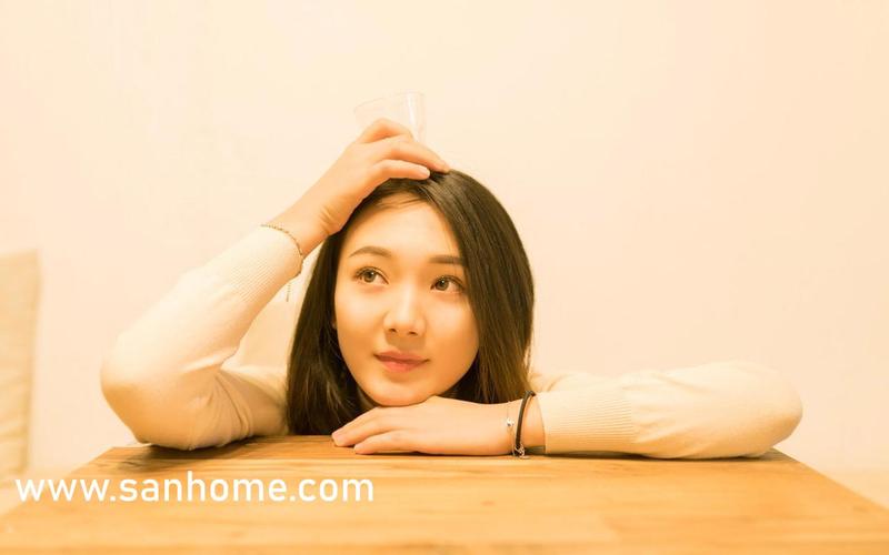 操的美女冒白浆的相关介绍