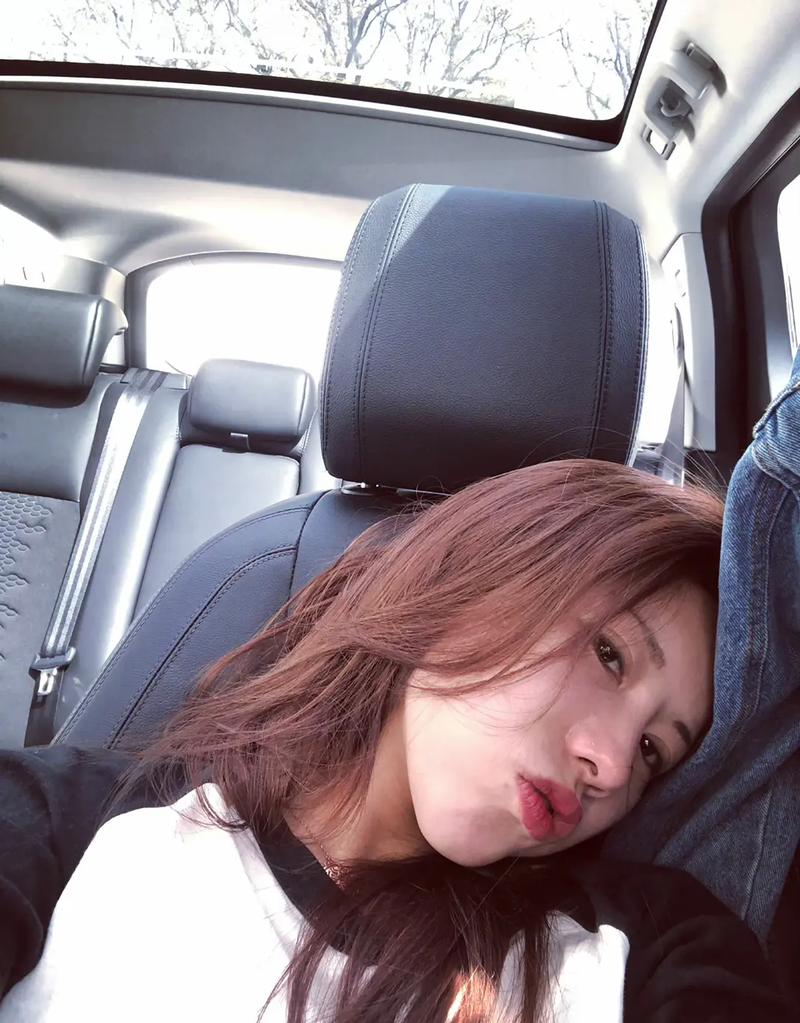 18岁看的美女的相关介绍