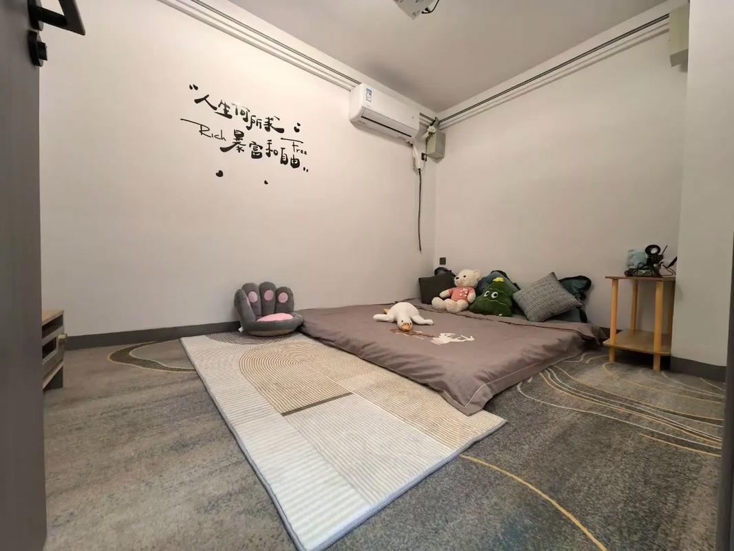 女秘书诱惑老板的相关介绍
