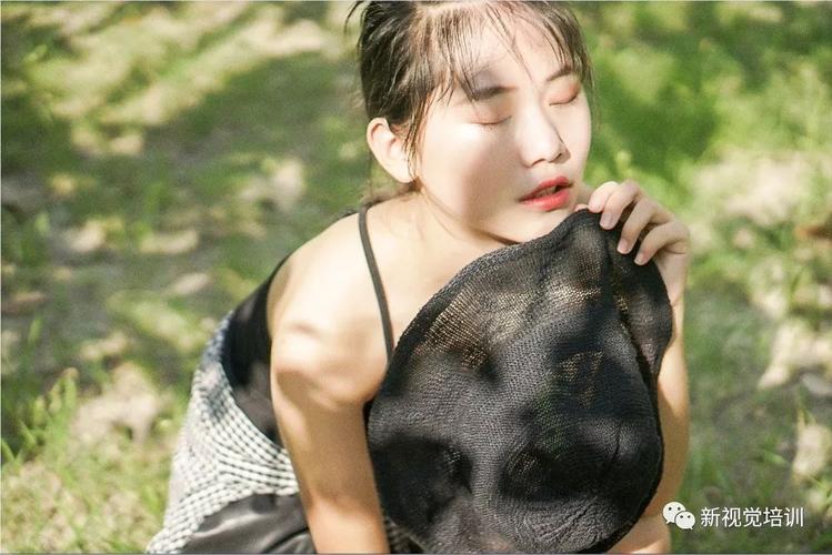 亚洲少妇一区三区的相关介绍