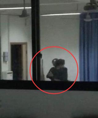 亚洲少妇av在线的相关介绍
