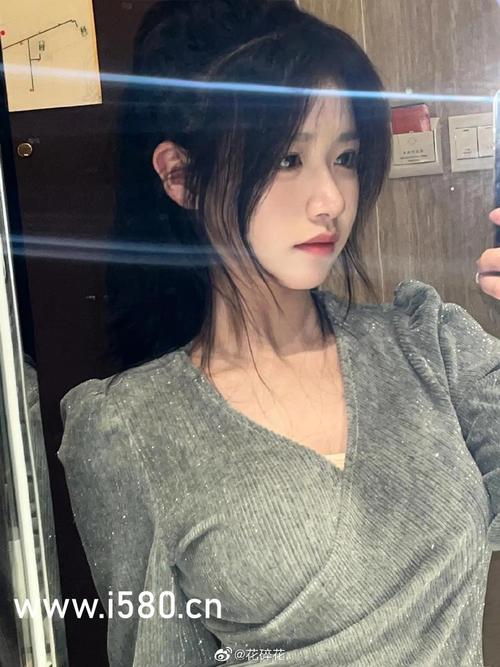 把美女操哭的相关介绍